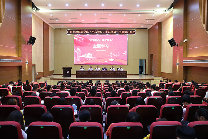 开云电竞-大门朝内开还是朝外开?(图2) 开云电竞