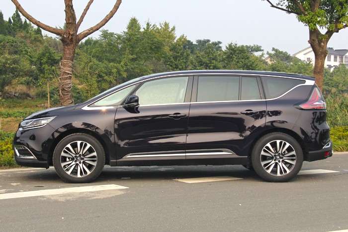 开云电竞官网:吴昊宸《鳄鱼与牙签鸟》定档11.18 暖男学长温暖来袭(图1) 开云电竞官网