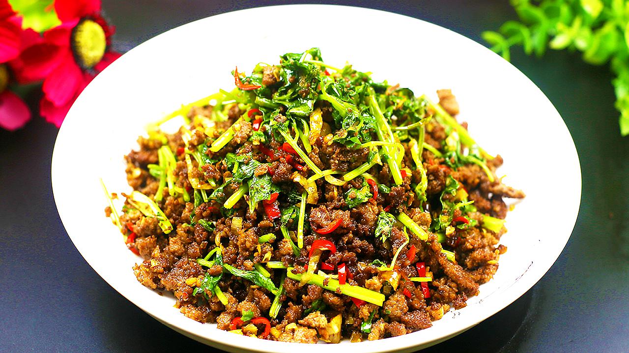 ‘开云电竞’《无名卫士》登陆央八 胡丹丹化身无名英雄献礼华诞(图2) 开云电竞